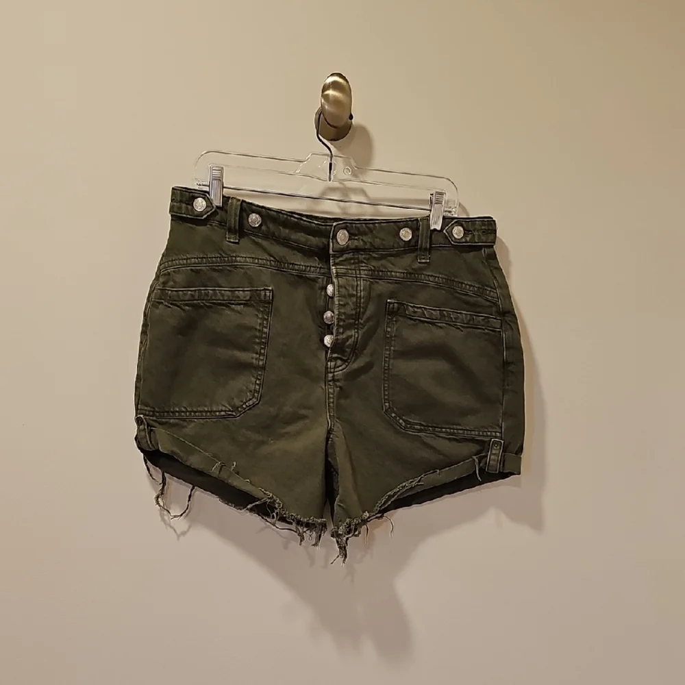 We The Free Free People Palmer Shorts Greenery; Size 31; EUC